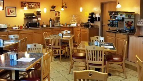 Ivey's Motor Lodge