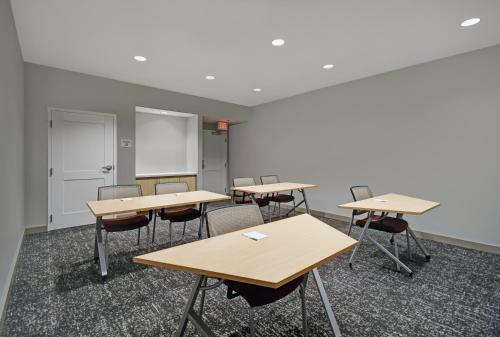 Hotel Towneplace Suites By Marriott Fall River Westport