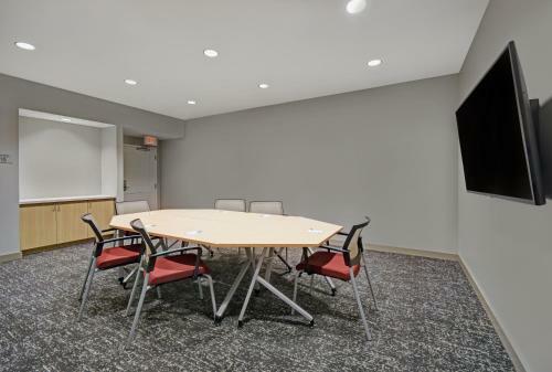 Hotel Towneplace Suites By Marriott Fall River Westport