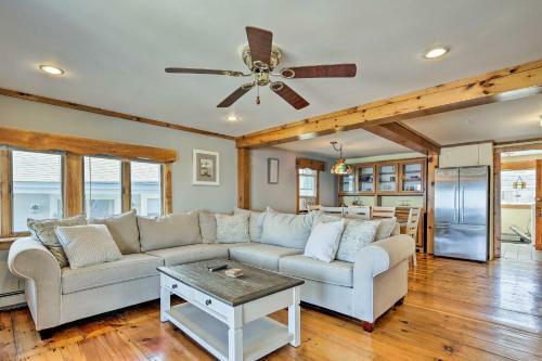 Oceanfront Cape Cod Home With Porch, Yard And Grill!