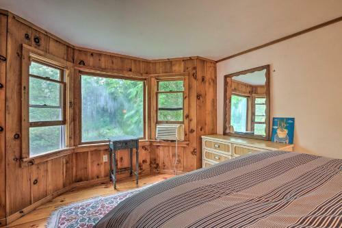 The Mill River Cabin With Fireplace And River View!