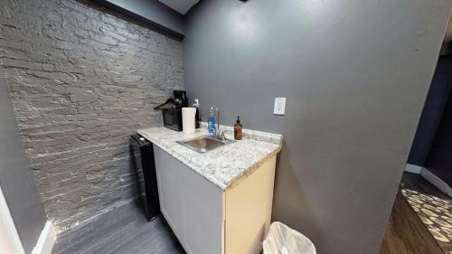 Apartamento Prices And Location Cannot Be Beat!! 3-b1