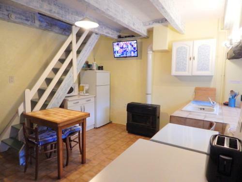 Maison D'une Chambre Avec Jardin Clos A Dompnac