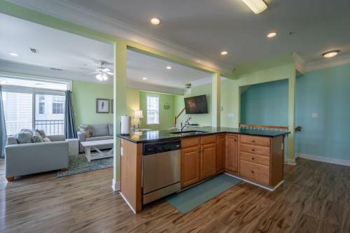 The Palms Oceanside 4 Bed, Beach Gear, Pool, Near Beach