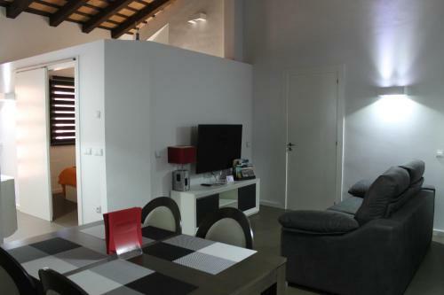 Apartaments Y Habitacions Entre Volcans