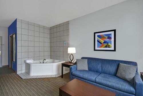 Holiday Inn Express Adrian, An Ihg Hotel