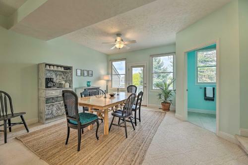 Apartamento Manistee Condo With Deck 300 Ft To Beachfront!