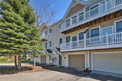 Apartamento Manistee Condo With Deck 300 Ft To Beachfront!