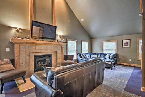 Roscommon Home With Deck, 7 Mi To Higgins Lake!