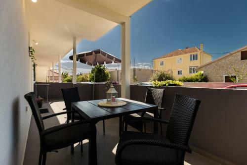 Petra Modern Apartment With Free Parking And Bbq