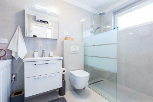 Petra Modern Apartment With Free Parking And Bbq