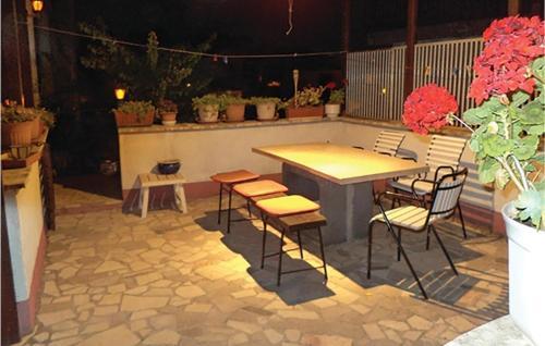 Nice Apartment In Pula With 2 Bedrooms