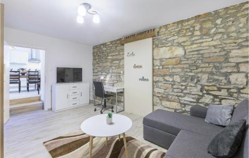 Nice Apartment In Pula With Wifi And 2 Bedrooms