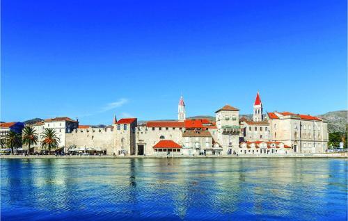 Amazing Apartment In Trogir With 2 Bedrooms