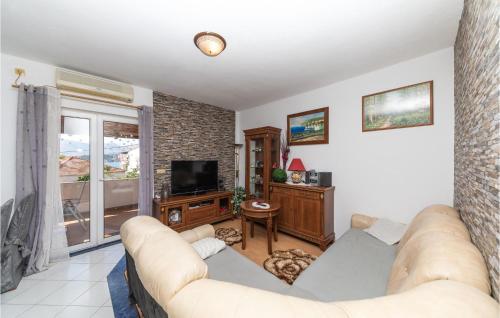 Amazing Apartment In Trogir With 2 Bedrooms