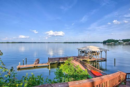 Waterfront Weiss Lake Getaway With Dock And Patio!