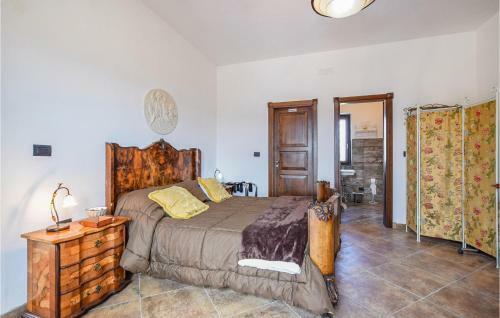 Amazing Home In Squille With Wifi And 4 Bedrooms