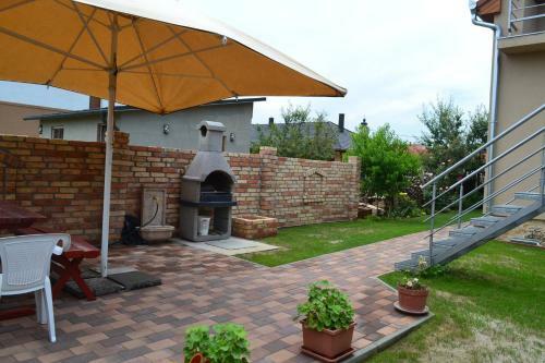 Csal�di Apartman Balatonkereszt�ron