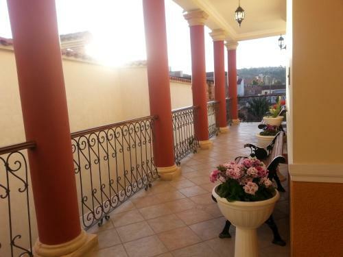 Albergue Villa Oropeza Guest House