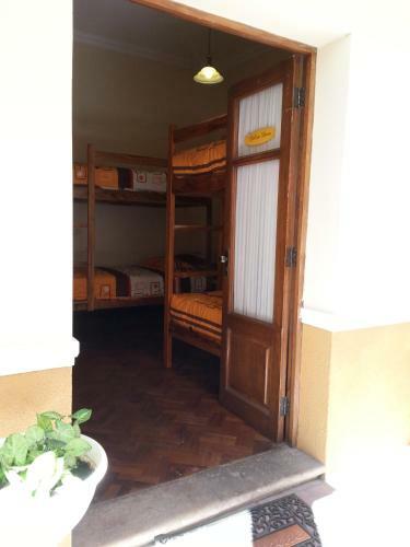 Albergue Villa Oropeza Guest House