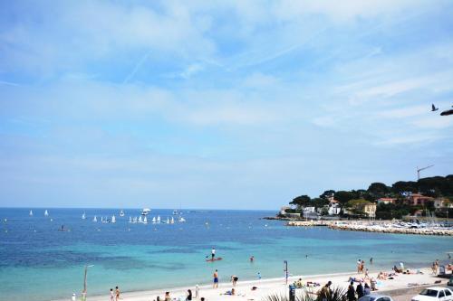 Salis Amazing Waterfront Apartment With Sea Views