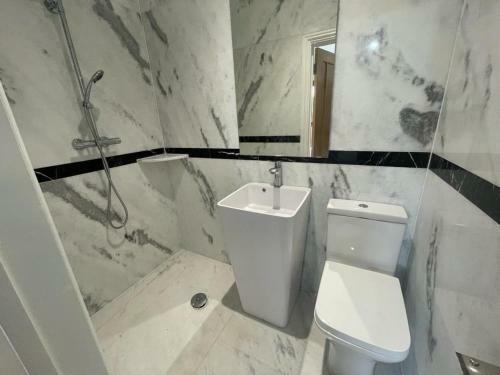 Hostal 371 Guest House Ig1 4uq