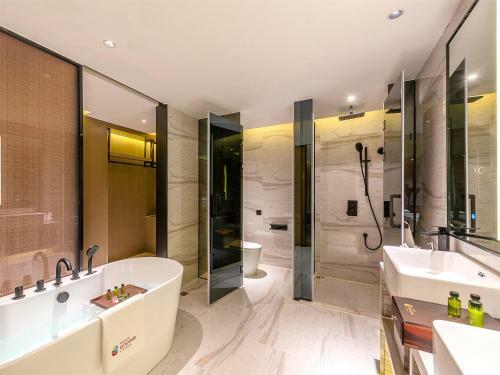 Hotel Ramada Encore By Wyndham Guangzhou Jiangnanxi