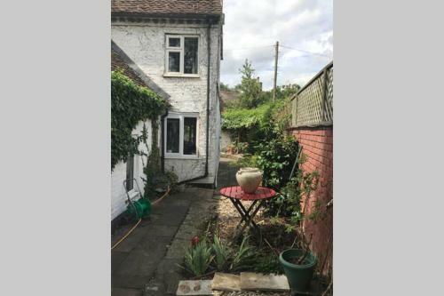 Entire Character House, Beautiful Sleeps Upto 8