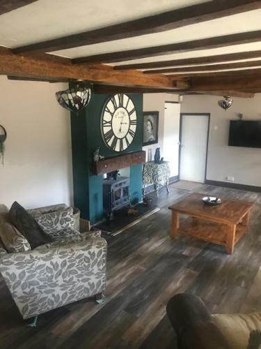 Entire Character House, Beautiful Sleeps Upto 8