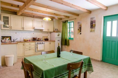 House Ulika - Freshly Renovated, Unique Rural Style