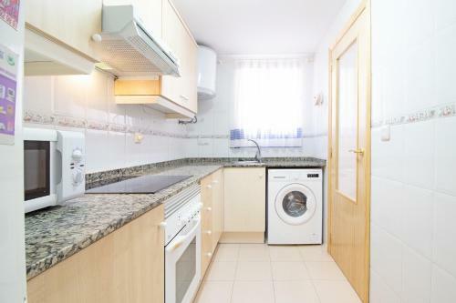 Apartamento Con Piscina En Residencial Brezo
