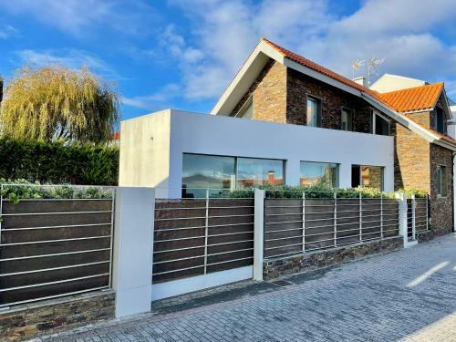 Espectacular Chalet En Corrubedo Con Vistas Al Mar