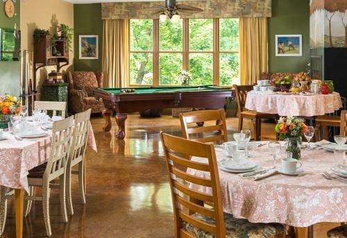 Hartzell House Bed And Breakfast