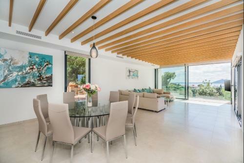 Luxury New Villa With Fabulous Sea Views