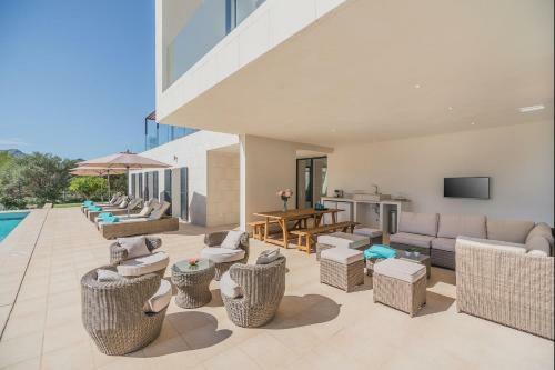 Luxury New Villa With Fabulous Sea Views