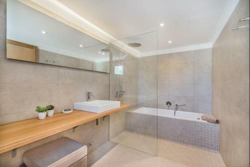 Luxury New Villa With Fabulous Sea Views