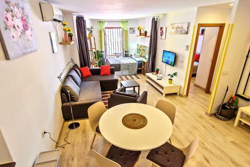Plaza Herrer�a Central Apartments With Balconies