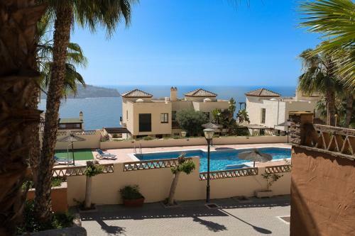 Blue Vista With Pool