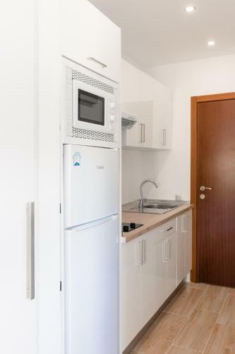 Apartamento Palmeras Playa Studio: Pools, Beach, Sun & Shore