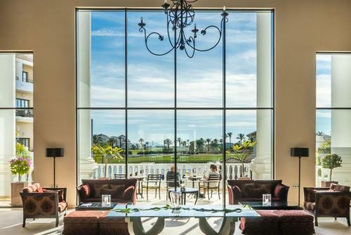 Stunning 2 Bedroom 2 Bathroom Town House - Ce7lt
