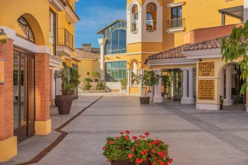Stunning 2 Bedroom 2 Bathroom Town House - Ce7lt