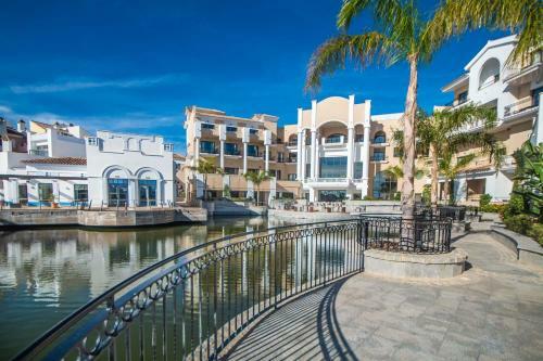 Townhouse Near The Pool - Ro1lt