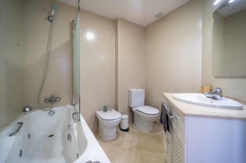 Apartamento Exclusive 2 Bed 2 Bath Penthouse With Golf Views - De2332ev