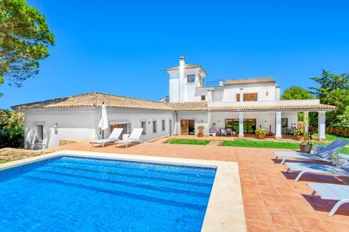 Yolo Spaces - Sotogrande - White House Villa
