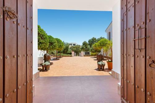 Yolo Spaces - Sotogrande - White House Villa