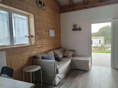 El Jard�n De Tara , UNA Acogedora Casa De Madera.
