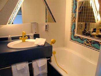 Hotel Logis Auberge � La T�te De Lard