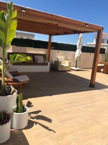 Villa Luxury House With Pool, Near The Beach