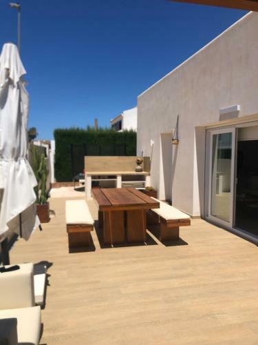 Villa Luxury House With Pool, Near The Beach