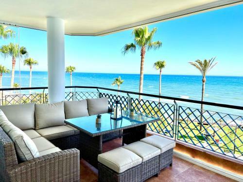 171 - Mi Capricho Beachfront Apartment In The Costa Del Sol